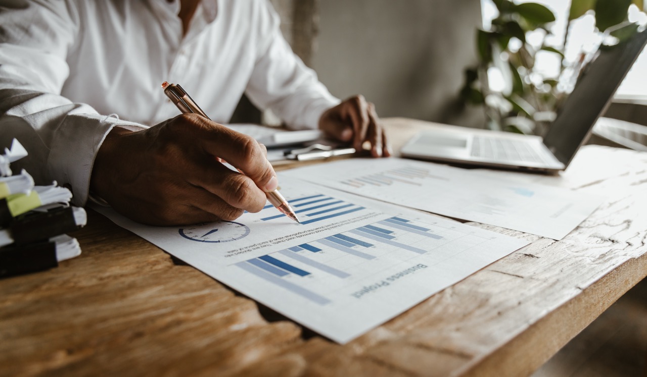 FinancialAnalyst